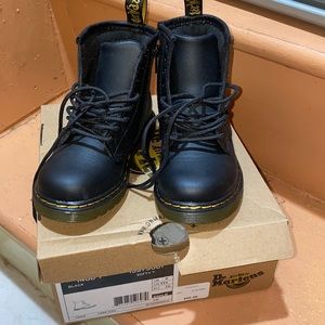 Only worn twice , still in great condition.